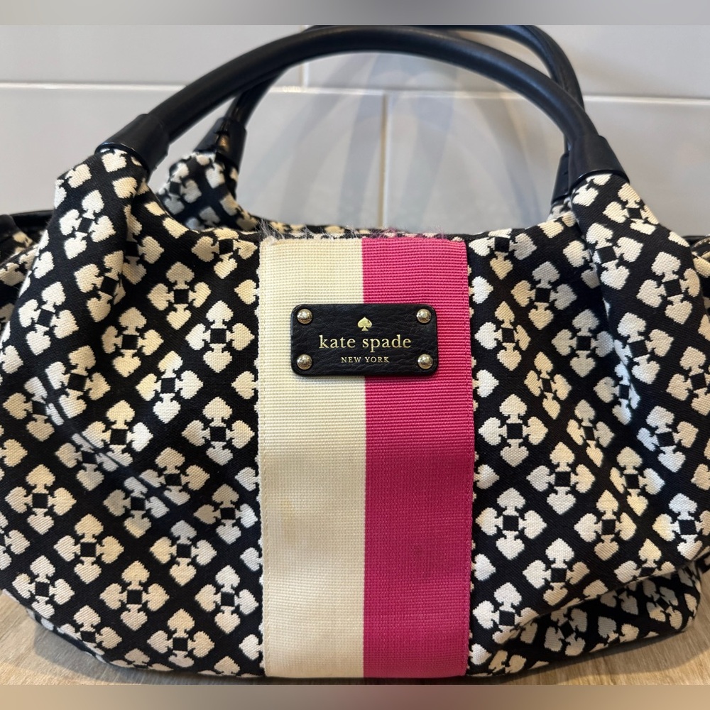 Kate Spade black and cream print shoulder bag.